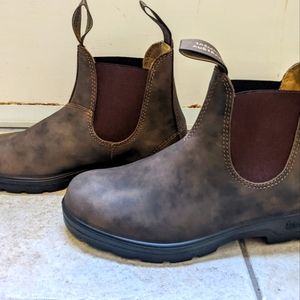 585 Rustic Brown Blundstone